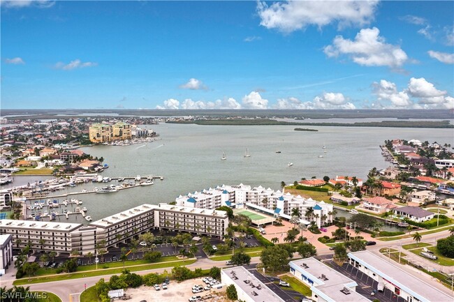Building Photo - 1012 Anglers Cove