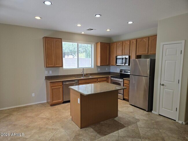 Foto del edificio - 15493 W Montecito Ave