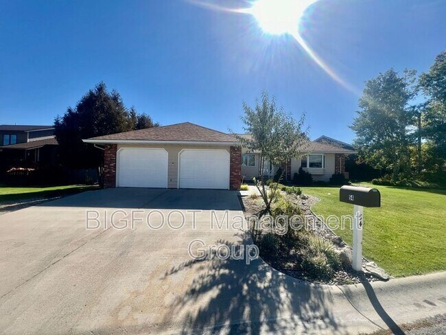Building Photo - 54 Cloverview Dr