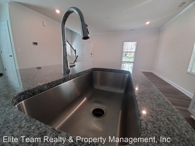 Foto del edificio - 3 br, 2.5 bath House - Lisburn St 3220