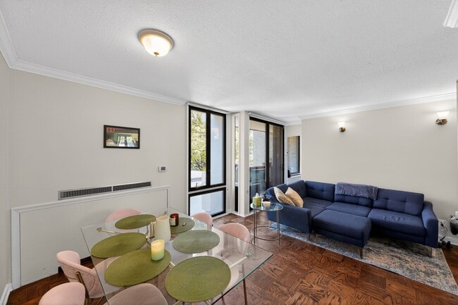 Photo - 429 N St SW Townhome