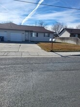 Building Photo - 1005 W Midway St