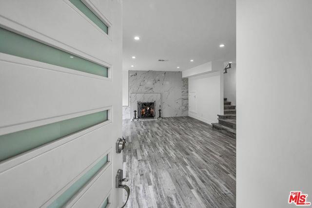 Building Photo - 9848 Portola Dr