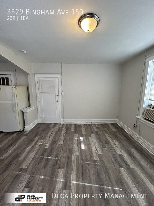 Foto del edificio - 3517-3529 Bingham Ave