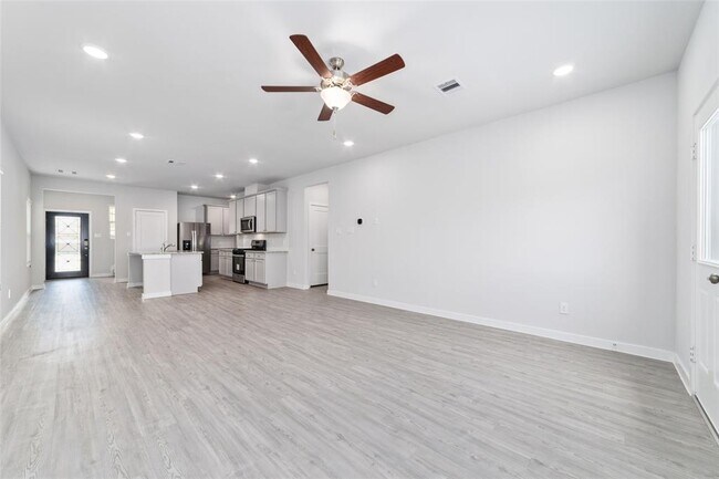 Building Photo - 5807 Quest Valley Dr