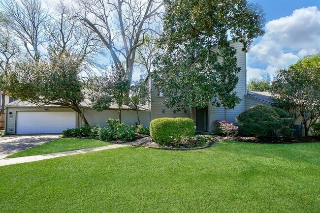 Building Photo - 1301 Spring Oaks Cir