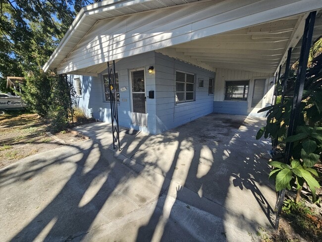 Photo - 511 46th Ave N House