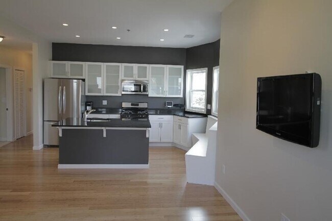 Foto del edificio - Unique BU Apartment