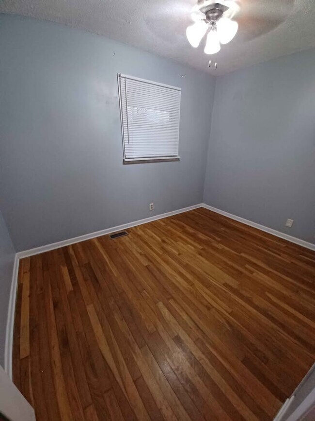 Foto del edificio - 1247 Evelyn St