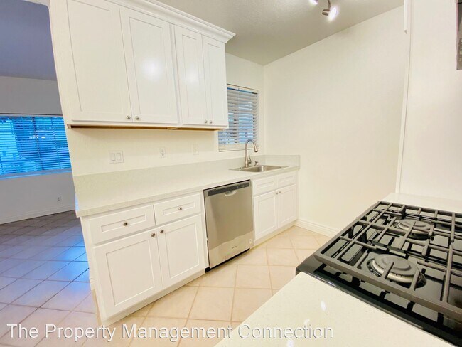 Foto del edificio - 2 br, 1 bath House - 25 Picazo #103