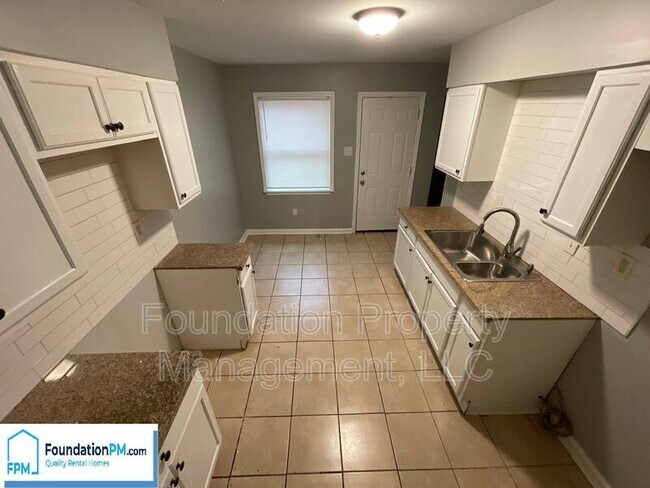 Foto del edificio - 3409 Point Pleasant Ave