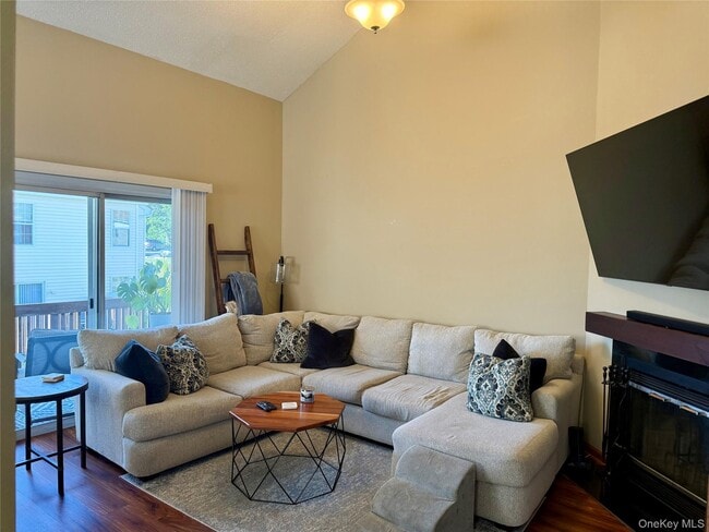 Building Photo - 4013 Whispering Hills Dr