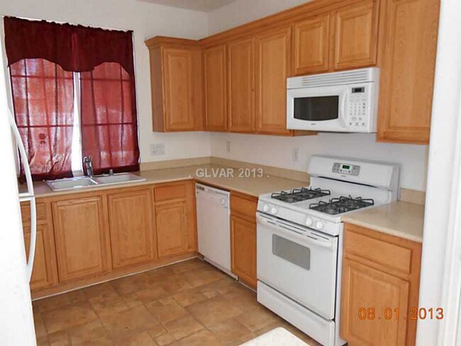 Building Photo - 8475 Adams Grove St