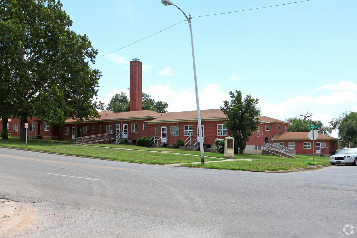 Foto del edificio - Cherokee Terrace Apartments