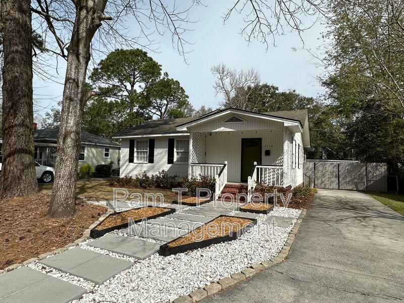 Primary Photo - 2114 Causton Bluff Rd