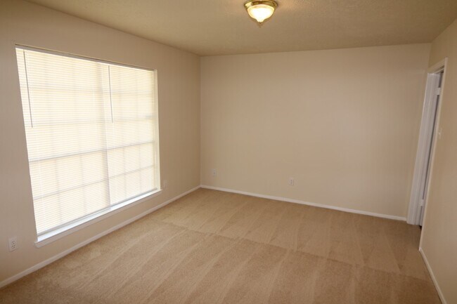 Foto del edificio - 9618 Rapid River Ln