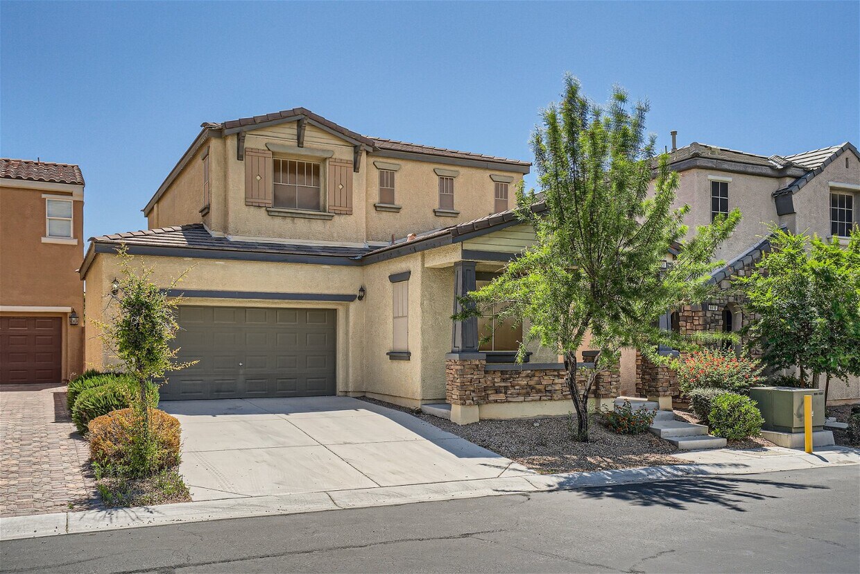 Foto principal - 6620 Chinatown St