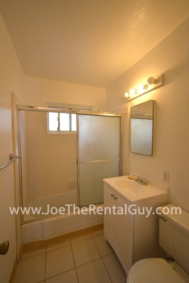 Building Photo - 2 br, 1 bath House - 94 Burnham rd