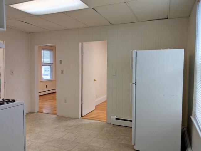 Building Photo - 20 Mossland St