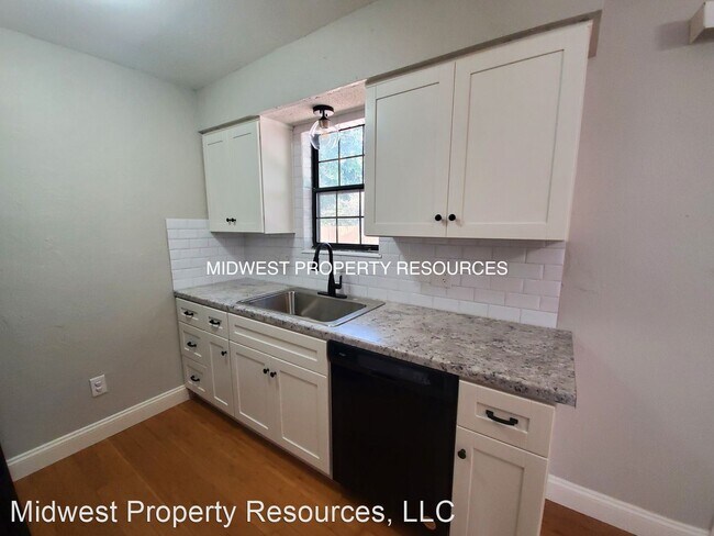 Building Photo - 3 br, 1 bath House - 118 SE Bordner Place