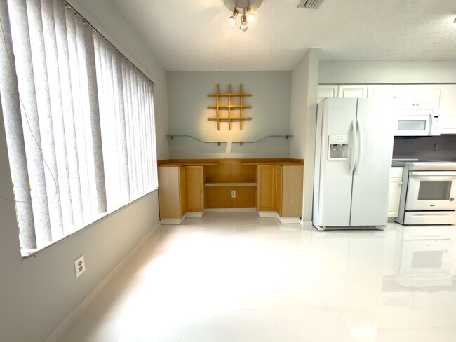 Foto del edificio - 1705 SW 110th Ter