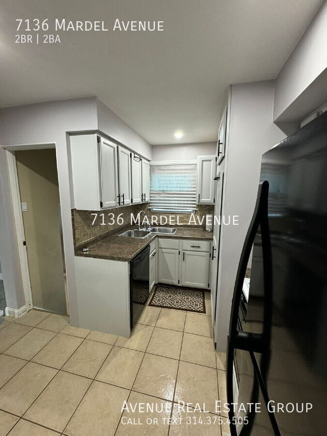 Foto del edificio - 7136 Mardel Ave
