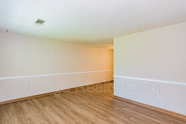 Building Photo - 723 County Rd 40