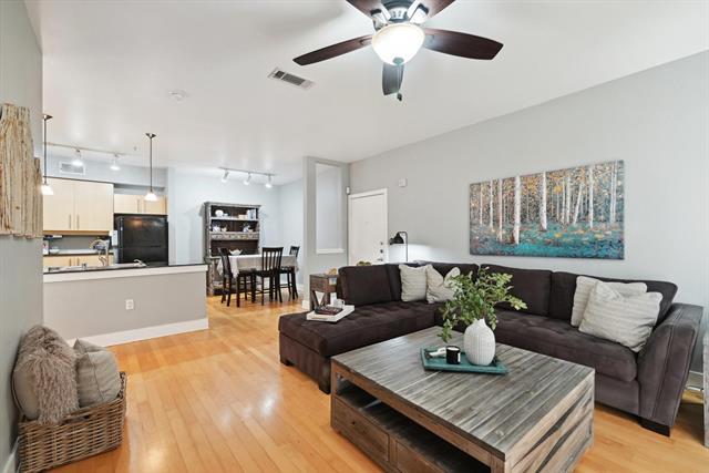 Foto del edificio - 4414 Cedar Springs Rd