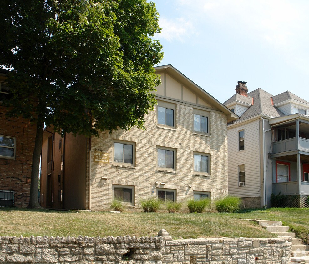 Building Photo - 156 E 13th Ave