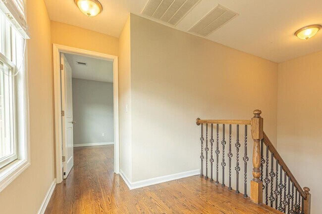 Building Photo - 253 Berry St