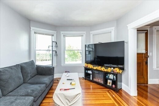 Foto del edificio - 565-567 Riverside Ave
