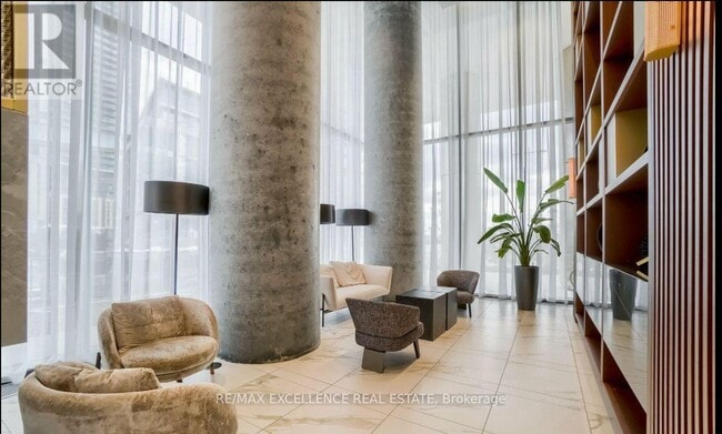 Photo du bâtiment - 950-6950 Portage Pkwy