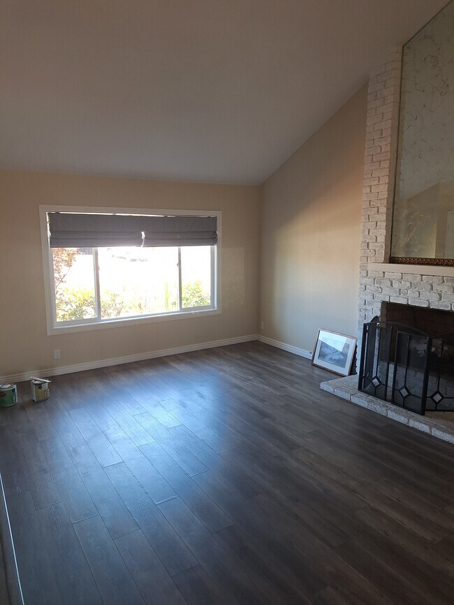 Foto del edificio - 9562 Shamrock Ave