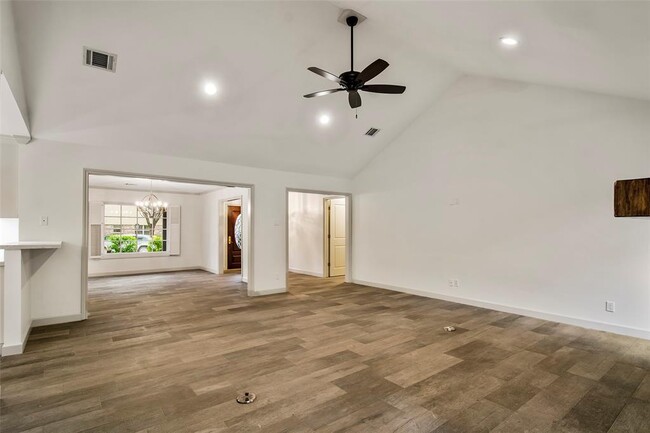 Foto del edificio - 427 Ashford Forest Dr