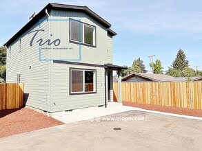 Building Photo - 811 Horn Ln