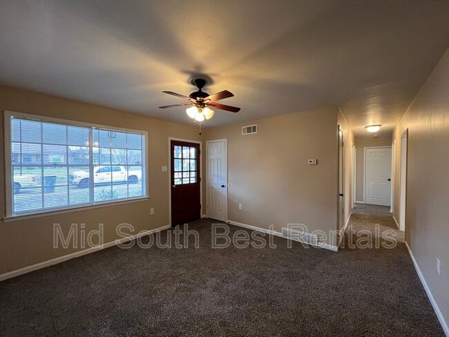 Building Photo - 4330 Merlcrest Cove