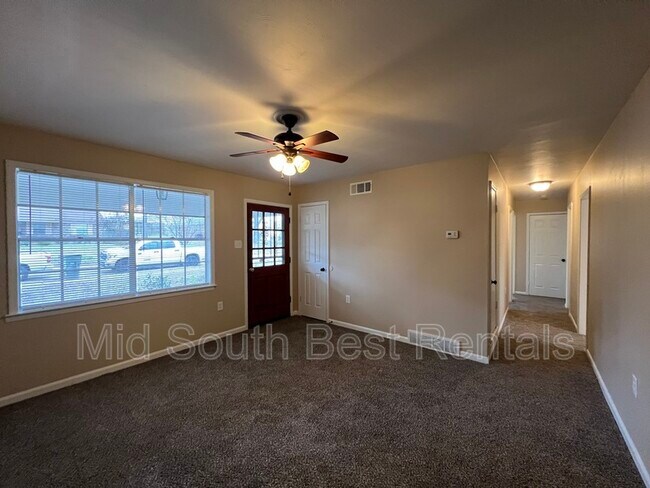 Foto del edificio - 4330 Merlcrest Cove