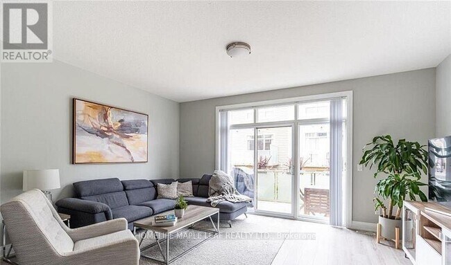 Photo du bâtiment - 3025-3025 Singleton Ave