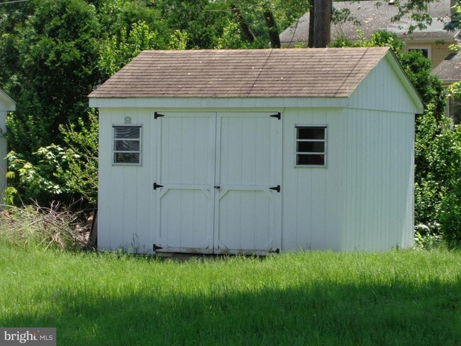 Foto del edificio - 208 Woodlawn Dr