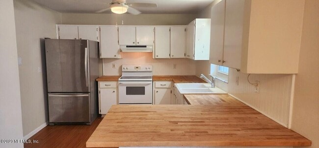 Building Photo - 390 Cassandra Ln