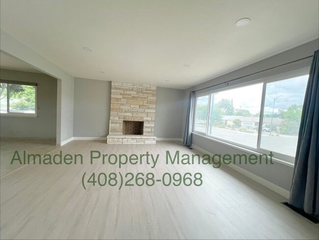 Building Photo - Newly Remodeled Tri-level Home! New Paint & No Carpets!