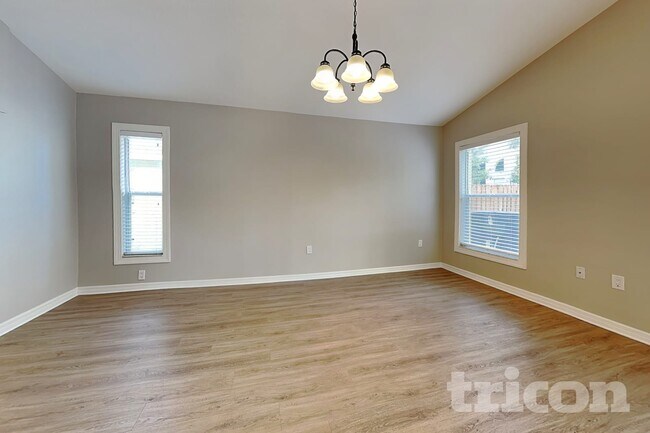 Foto del edificio - 2517 Clareside Dr
