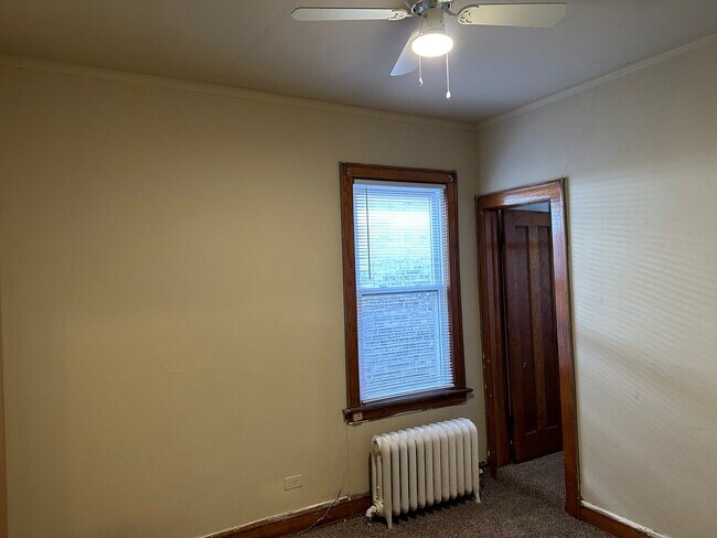 Building Photo - 7036 S Artesian Ave