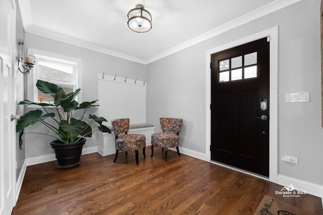 Foto del edificio - Stunning 4 Bedroom, 3.5 Bath Executive Rental