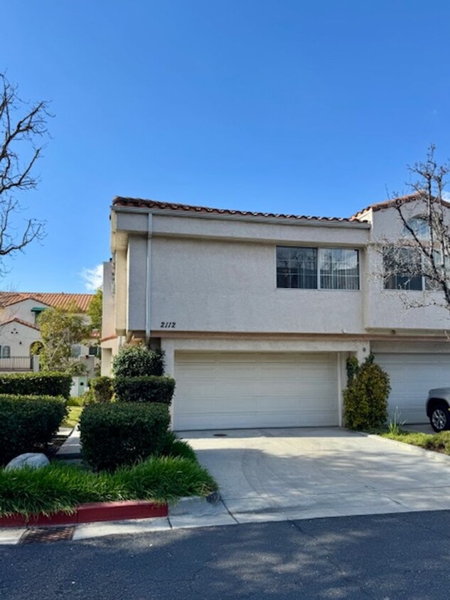 Primary Photo - Remodeled spacious 3 bedroom townhome