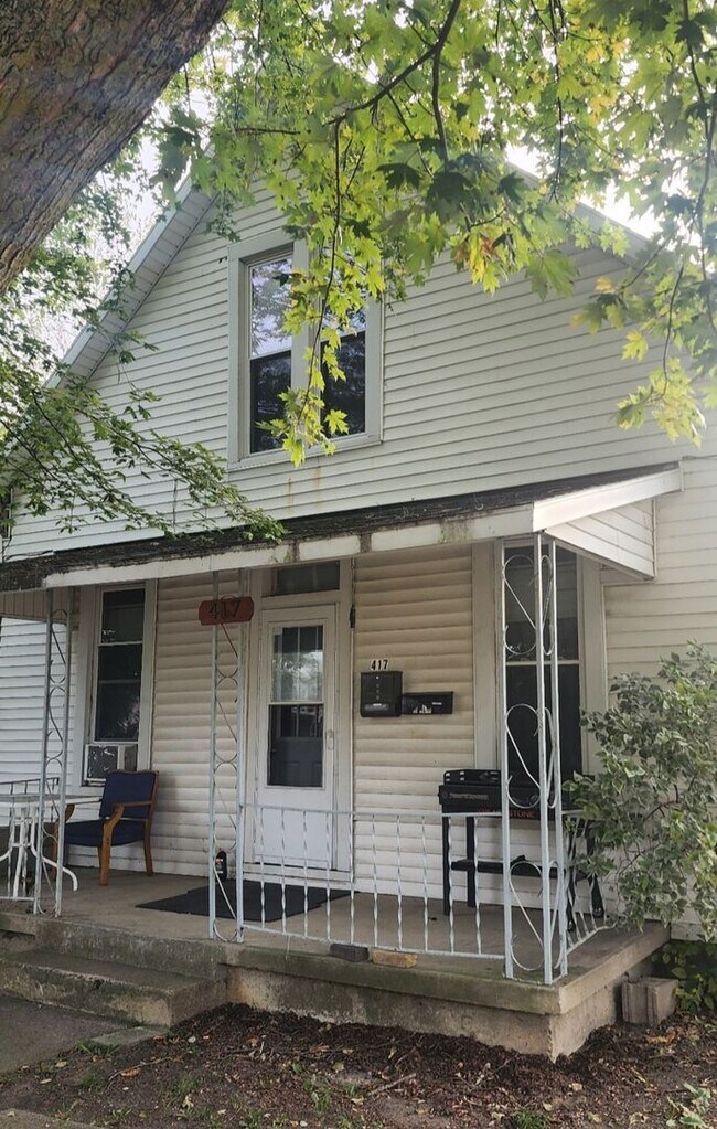 Building Photo - 417 3rd St