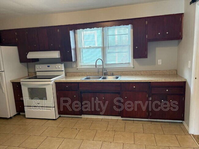 Foto del edificio - 2603 E 8th St