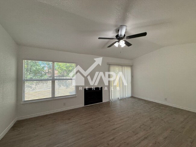 Building Photo - 4135 Sunrise Glade Dr