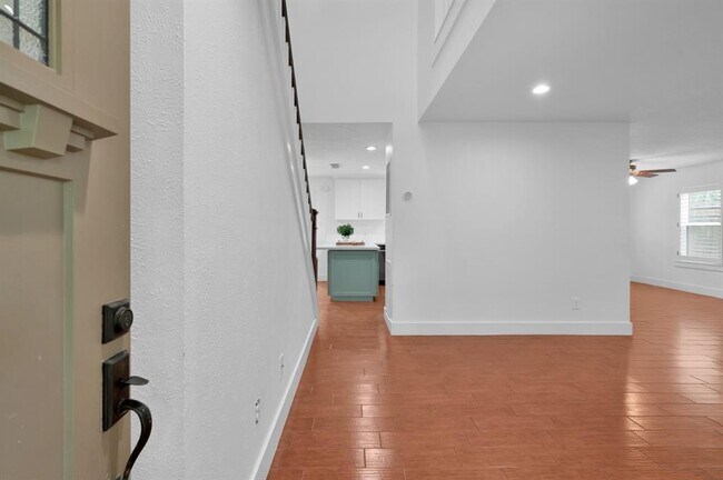 Building Photo - 5 Hickory Oak Dr