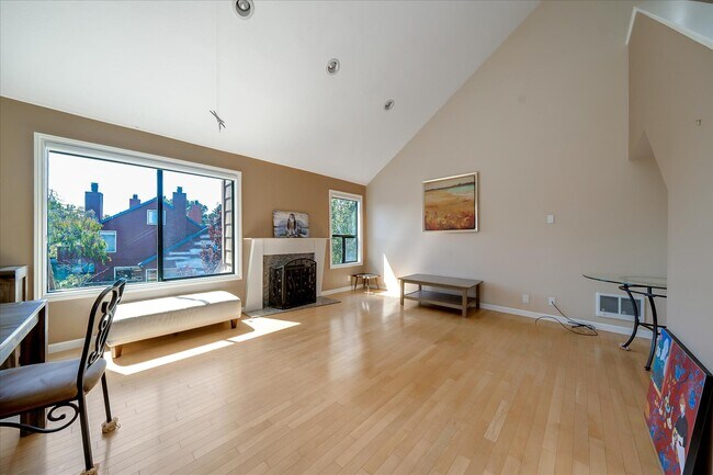 Foto del edificio - 953 Shoreline Dr